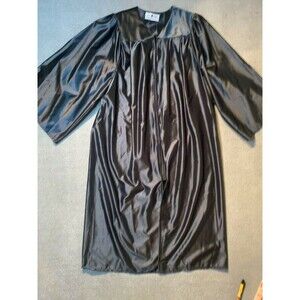 GRADUATION GOWN BY Oak Hall SIZE 5' 3" - 5' 5"